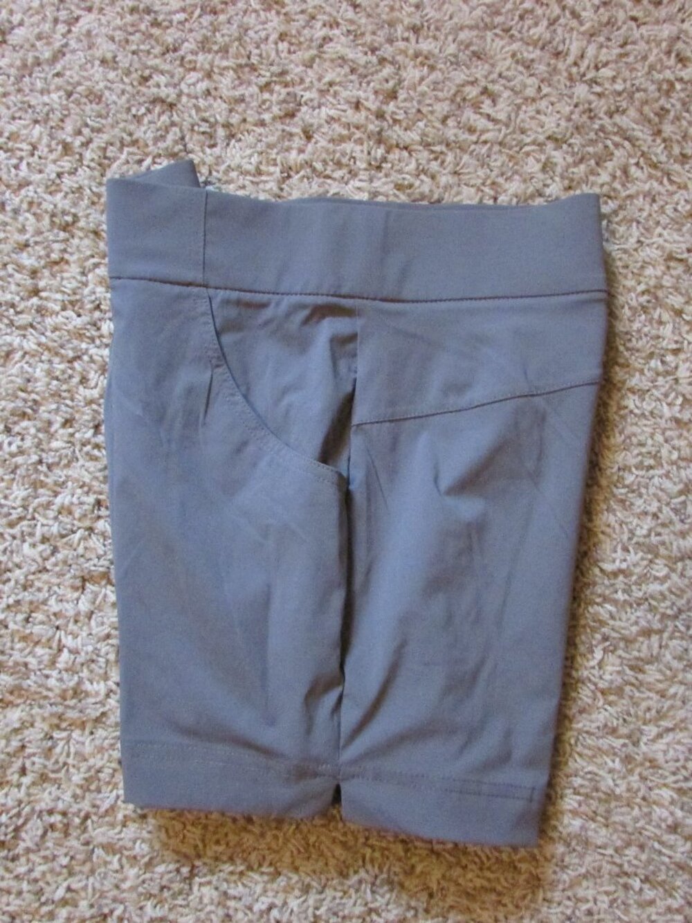 NWOT Columbia Small Gray Stretch Nylon Shorts Pockets Pull On